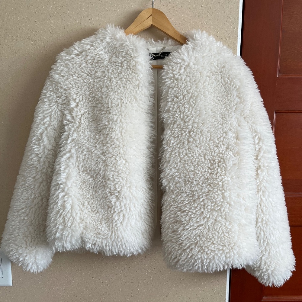 Zara white fur jacket lined M